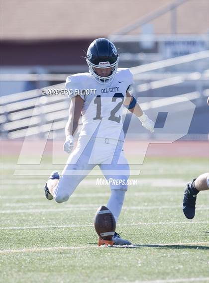 Thumbnail 2 in Oil City vs Juniata (PIAA 4A 1st Round) photogallery.