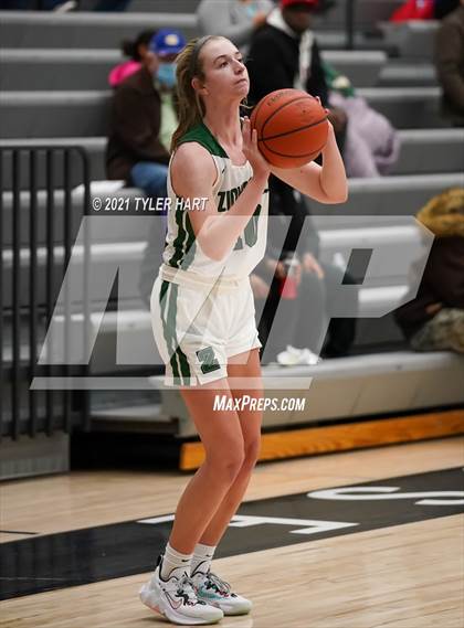 Thumbnail 1 in Bolingbrook vs. Zionsville (Sneakers for Santa Shootout) photogallery.