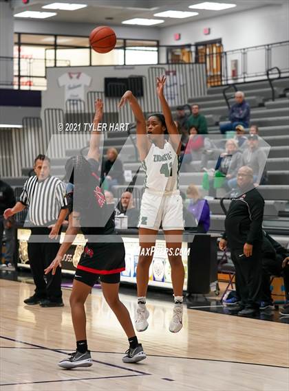Thumbnail 1 in Bolingbrook vs. Zionsville (Sneakers for Santa Shootout) photogallery.