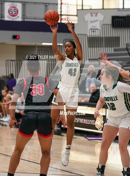 Thumbnail 3 in Bolingbrook vs. Zionsville (Sneakers for Santa Shootout) photogallery.