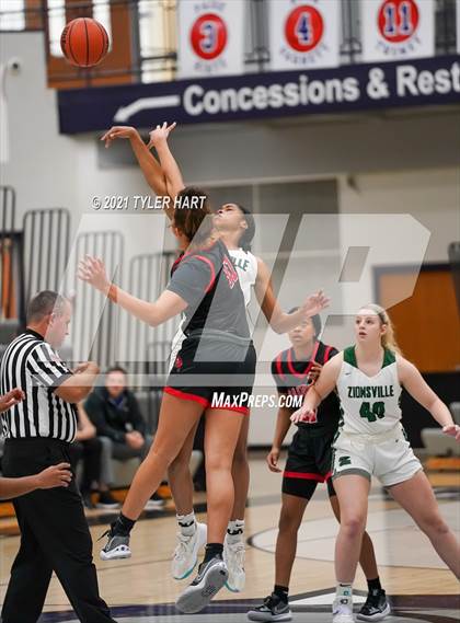 Thumbnail 3 in Bolingbrook vs. Zionsville (Sneakers for Santa Shootout) photogallery.