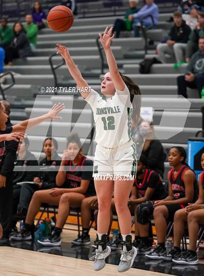 Thumbnail 2 in Bolingbrook vs. Zionsville (Sneakers for Santa Shootout) photogallery.