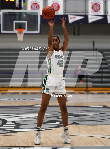 Thumbnail 3 in Bolingbrook vs. Zionsville (Sneakers for Santa Shootout) photogallery.