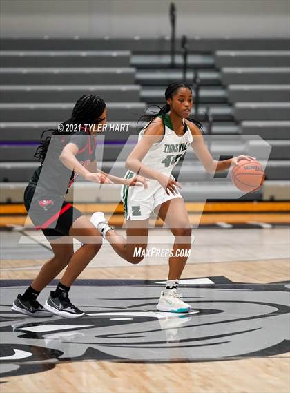 Thumbnail 2 in Bolingbrook vs. Zionsville (Sneakers for Santa Shootout) photogallery.