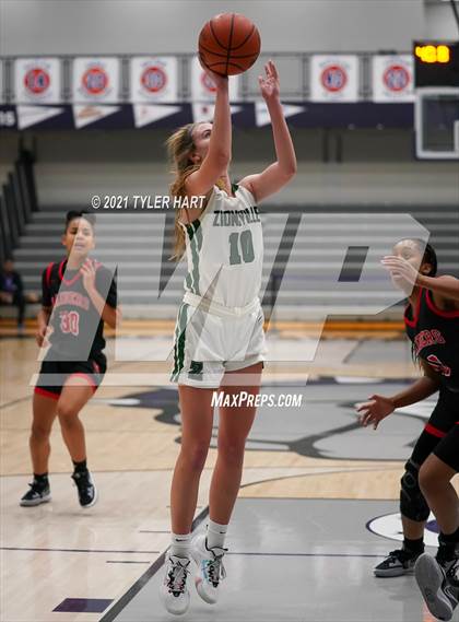 Thumbnail 2 in Bolingbrook vs. Zionsville (Sneakers for Santa Shootout) photogallery.