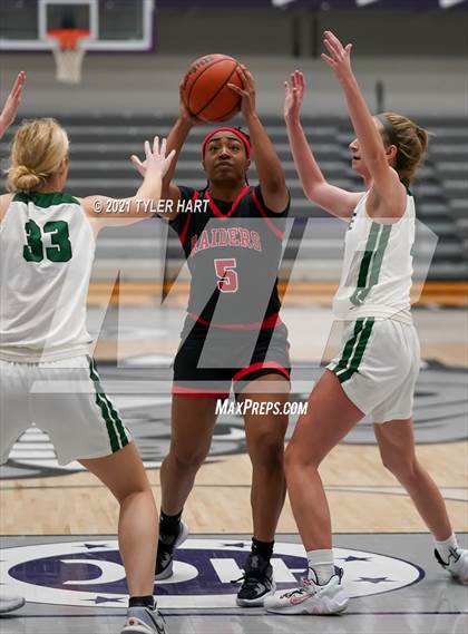 Thumbnail 2 in Bolingbrook vs. Zionsville (Sneakers for Santa Shootout) photogallery.