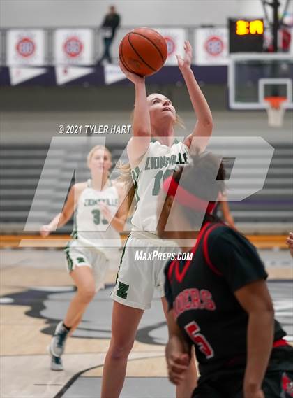 Thumbnail 1 in Bolingbrook vs. Zionsville (Sneakers for Santa Shootout) photogallery.