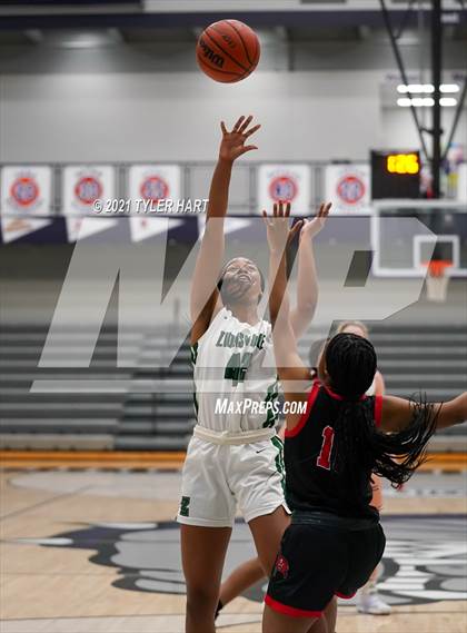 Thumbnail 2 in Bolingbrook vs. Zionsville (Sneakers for Santa Shootout) photogallery.