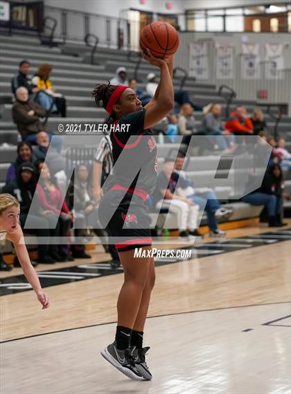 Thumbnail 2 in Bolingbrook vs. Zionsville (Sneakers for Santa Shootout) photogallery.