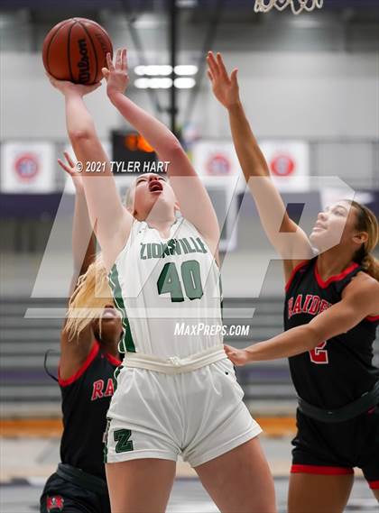Thumbnail 3 in Bolingbrook vs. Zionsville (Sneakers for Santa Shootout) photogallery.