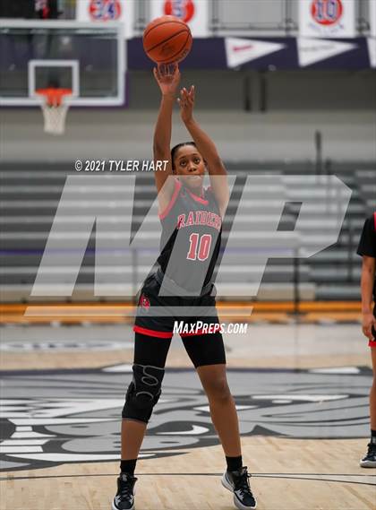 Thumbnail 1 in Bolingbrook vs. Zionsville (Sneakers for Santa Shootout) photogallery.