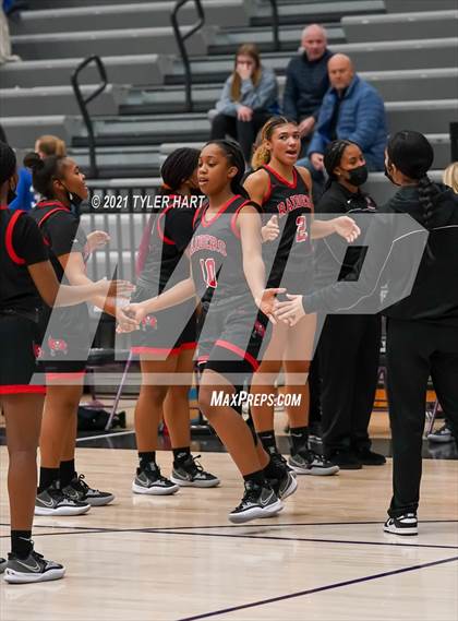 Thumbnail 3 in Bolingbrook vs. Zionsville (Sneakers for Santa Shootout) photogallery.
