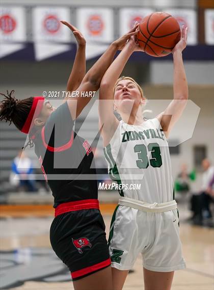 Thumbnail 2 in Bolingbrook vs. Zionsville (Sneakers for Santa Shootout) photogallery.
