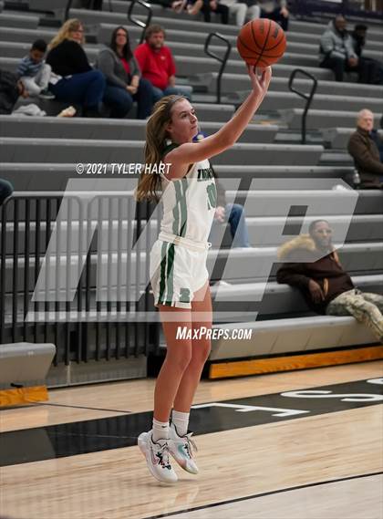 Thumbnail 2 in Bolingbrook vs. Zionsville (Sneakers for Santa Shootout) photogallery.