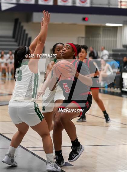 Thumbnail 2 in Bolingbrook vs. Zionsville (Sneakers for Santa Shootout) photogallery.