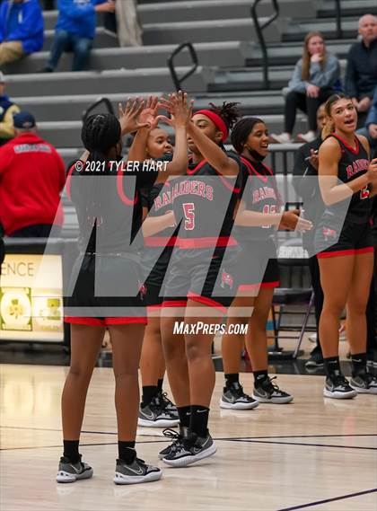 Thumbnail 2 in Bolingbrook vs. Zionsville (Sneakers for Santa Shootout) photogallery.