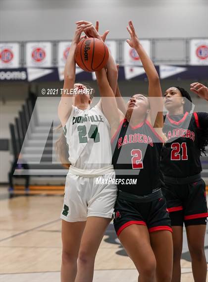 Thumbnail 3 in Bolingbrook vs. Zionsville (Sneakers for Santa Shootout) photogallery.