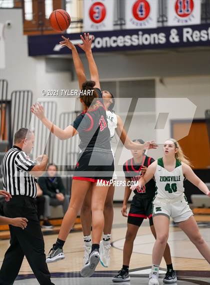 Thumbnail 2 in Bolingbrook vs. Zionsville (Sneakers for Santa Shootout) photogallery.