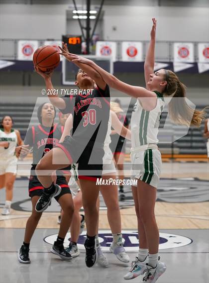Thumbnail 2 in Bolingbrook vs. Zionsville (Sneakers for Santa Shootout) photogallery.