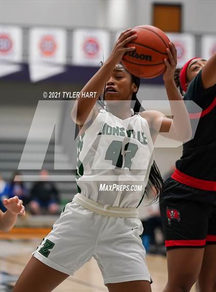Thumbnail 3 in Bolingbrook vs. Zionsville (Sneakers for Santa Shootout) photogallery.