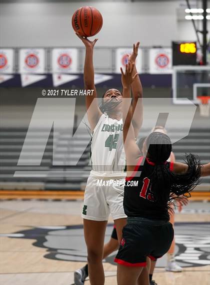 Thumbnail 1 in Bolingbrook vs. Zionsville (Sneakers for Santa Shootout) photogallery.