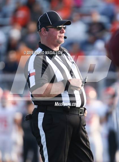 Thumbnail 1 in United @ Mission (UIL 6A D1 Bi-District Playoff) photogallery.