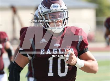 Thumbnail 3 in United @ Mission (UIL 6A D1 Bi-District Playoff) photogallery.