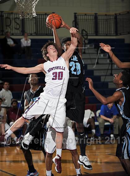 Thumbnail 1 in Huntsville vs. Lee photogallery.