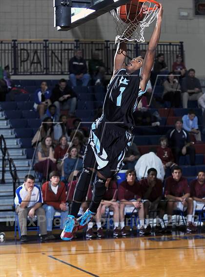 Thumbnail 3 in Huntsville vs. Lee photogallery.