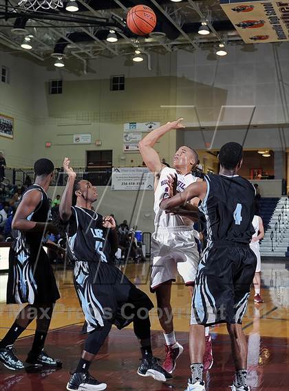 Thumbnail 2 in Huntsville vs. Lee photogallery.
