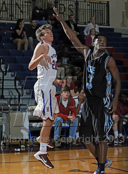 Thumbnail 1 in Huntsville vs. Lee photogallery.
