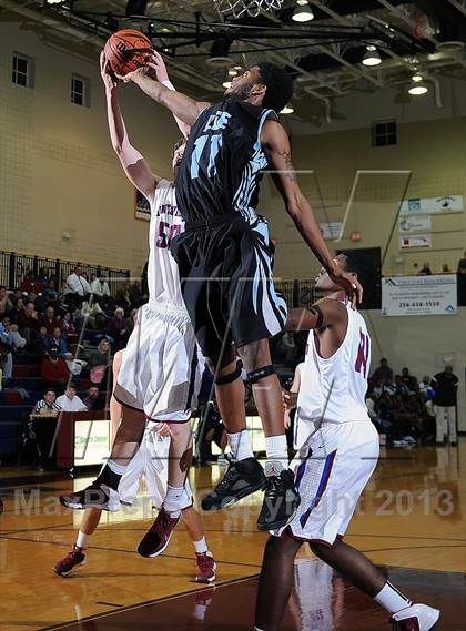 Thumbnail 2 in Huntsville vs. Lee photogallery.