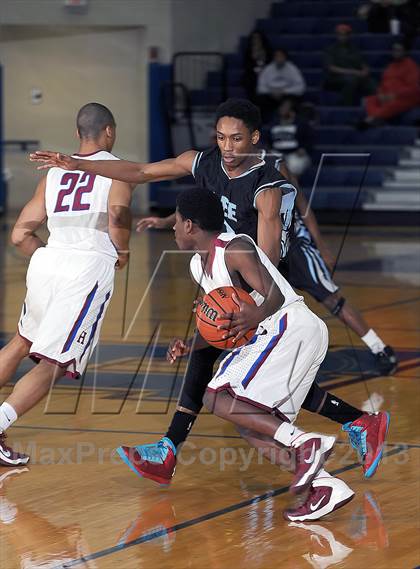 Thumbnail 1 in Huntsville vs. Lee photogallery.