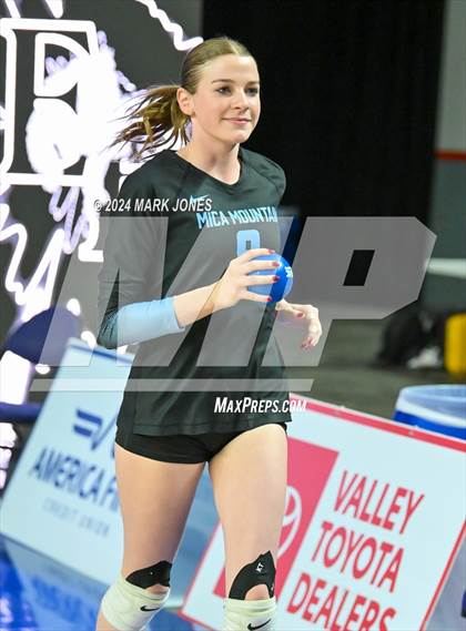 Thumbnail 1 in Estrella Foothills vs. Mica Mountain (AIA 4A Final) photogallery.