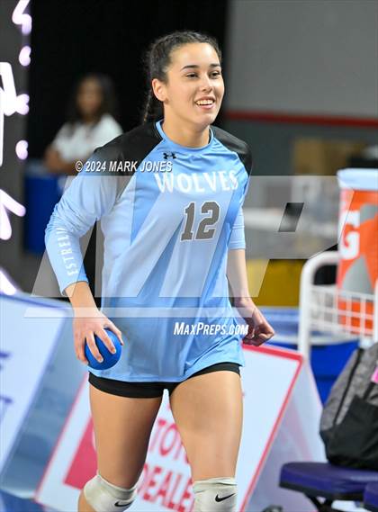 Thumbnail 3 in Estrella Foothills vs. Mica Mountain (AIA 4A Final) photogallery.