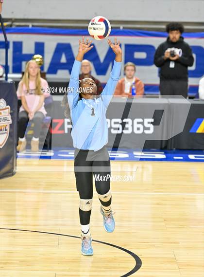 Thumbnail 2 in Estrella Foothills vs. Mica Mountain (AIA 4A Final) photogallery.