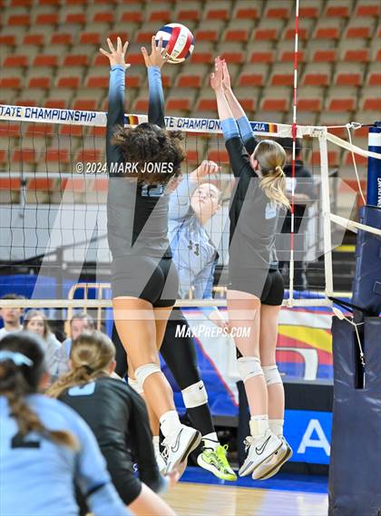 Thumbnail 3 in Estrella Foothills vs. Mica Mountain (AIA 4A Final) photogallery.