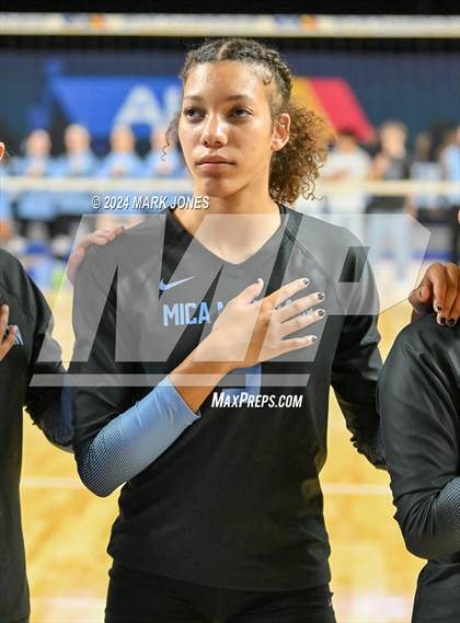 Thumbnail 1 in Estrella Foothills vs. Mica Mountain (AIA 4A Final) photogallery.