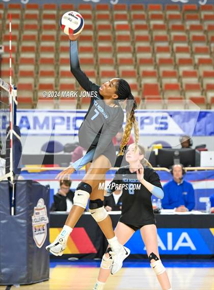 Thumbnail 3 in Estrella Foothills vs. Mica Mountain (AIA 4A Final) photogallery.