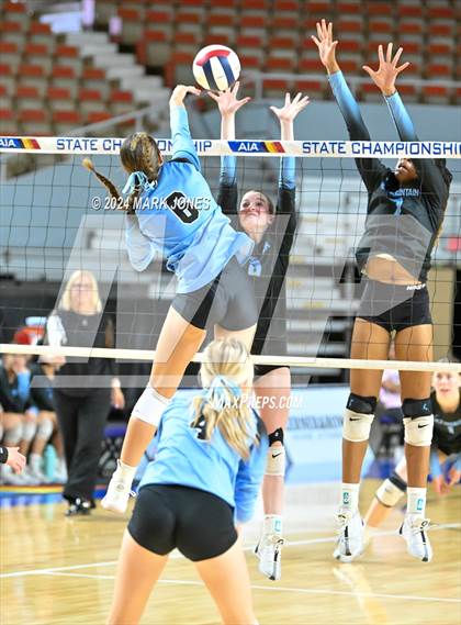 Thumbnail 3 in Estrella Foothills vs. Mica Mountain (AIA 4A Final) photogallery.