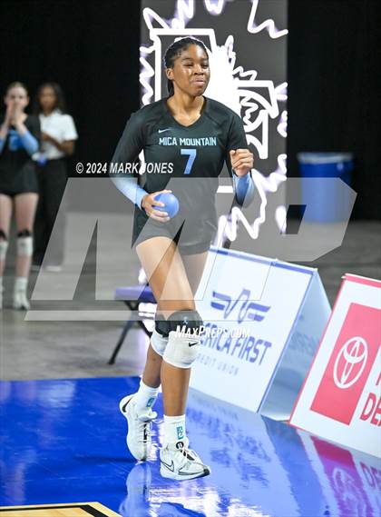 Thumbnail 3 in Estrella Foothills vs. Mica Mountain (AIA 4A Final) photogallery.