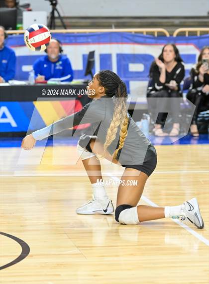Thumbnail 3 in Estrella Foothills vs. Mica Mountain (AIA 4A Final) photogallery.