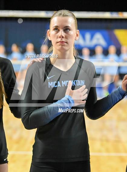 Thumbnail 2 in Estrella Foothills vs. Mica Mountain (AIA 4A Final) photogallery.