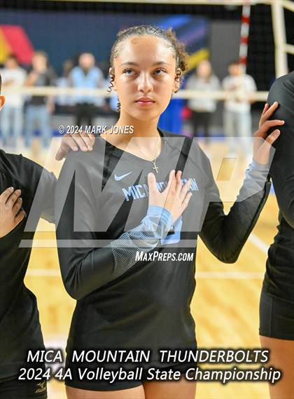 Thumbnail 3 in Estrella Foothills vs. Mica Mountain (AIA 4A Final) photogallery.