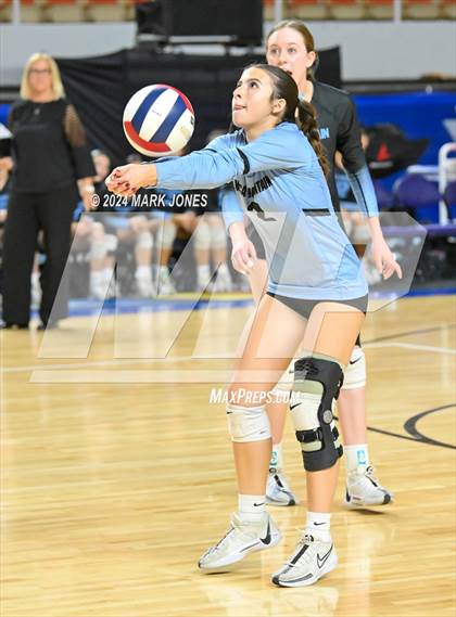 Thumbnail 3 in Estrella Foothills vs. Mica Mountain (AIA 4A Final) photogallery.