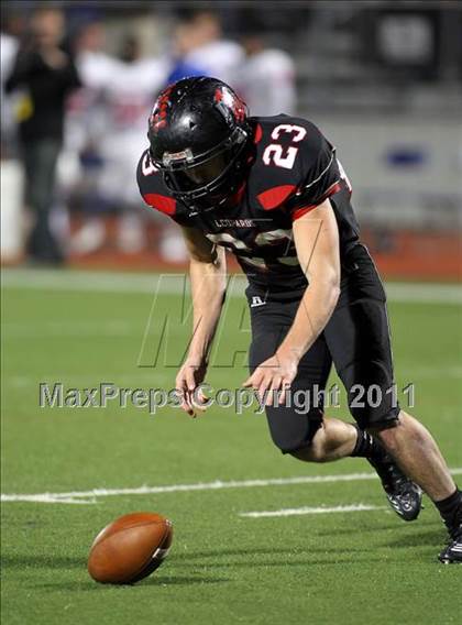 Thumbnail 3 in Lovejoy vs. Henderson (3A Division 1 Region 2 Quarterfinals) photogallery.