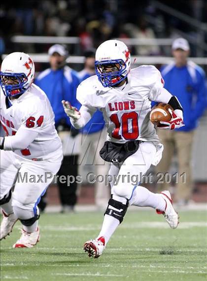 Thumbnail 1 in Lovejoy vs. Henderson (3A Division 1 Region 2 Quarterfinals) photogallery.