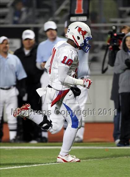 Thumbnail 3 in Lovejoy vs. Henderson (3A Division 1 Region 2 Quarterfinals) photogallery.
