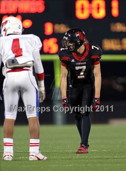 Thumbnail 2 in Lovejoy vs. Henderson (3A Division 1 Region 2 Quarterfinals) photogallery.