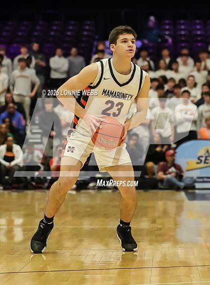 Thumbnail 1 in Mamaroneck vs. North Rockland (NYSPHSAA Sectional 1 Class AAA Semifinal) photogallery.